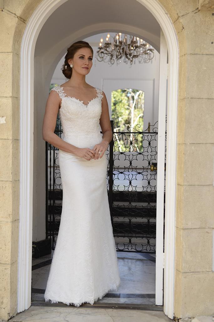 VN6904 - All Over Lace Sweetheart Neckline Illusion Back Wedding Dress